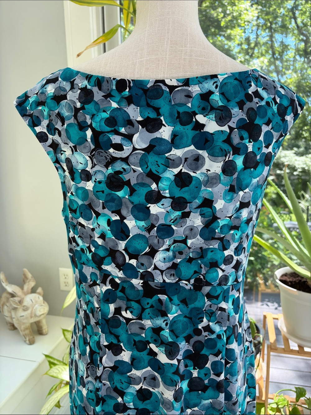 Teal and Black Dot Print Ruched Sheath Dress - Picture 6 of 7